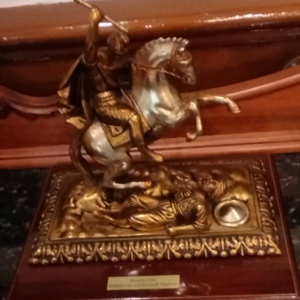 ESCULTURA DE SAN JORGE — Desconocido