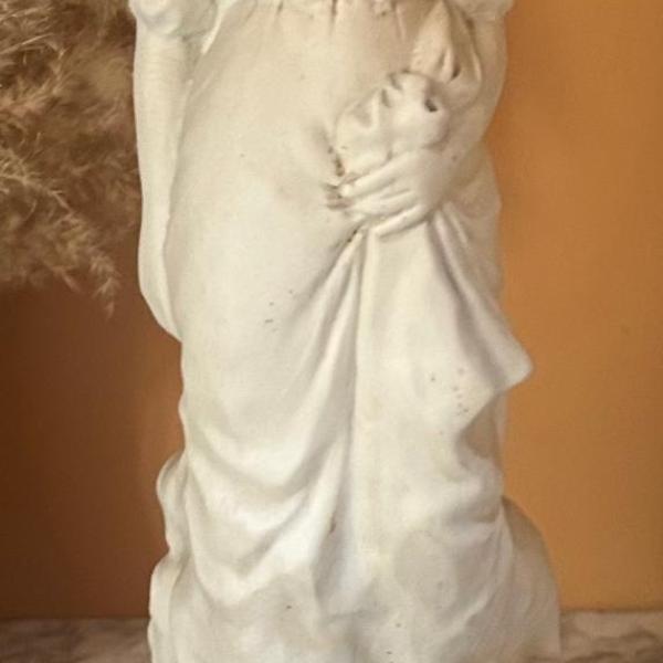 ESCULTURA DE DAMA — Desconocido