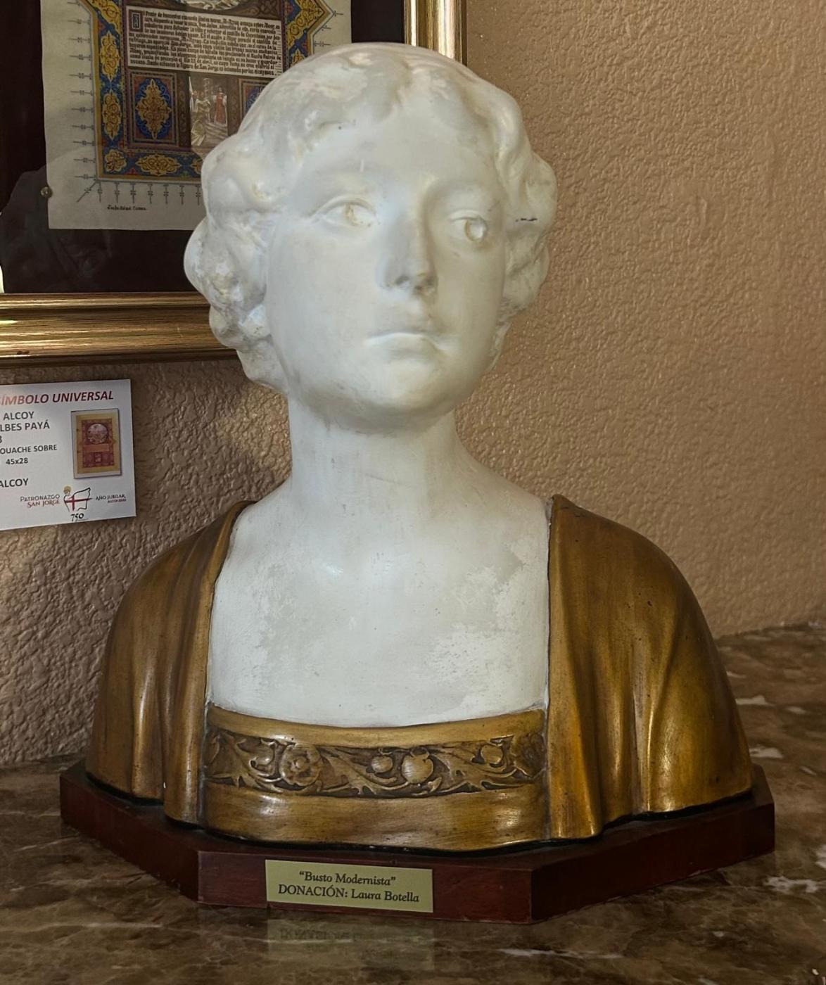 ESCULTURA BUSTO DE DAMA