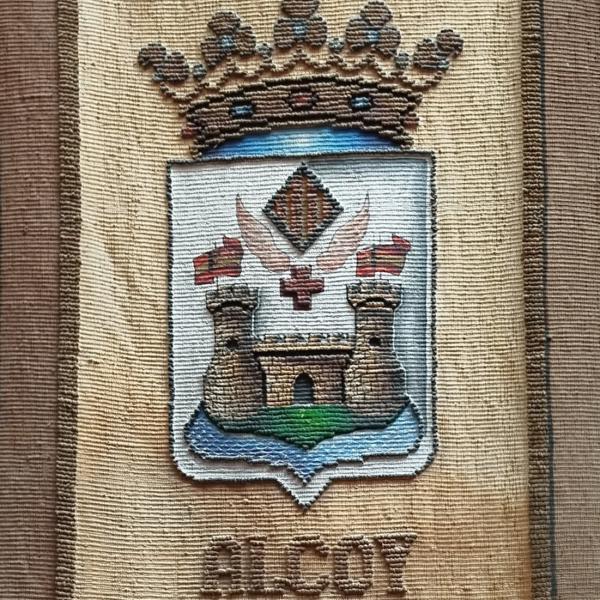 TAPIZ ESCUDO CÍRCULO INDUSTRIAL — Desconocido