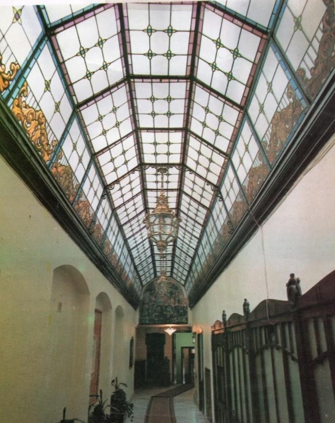 VIDRIERA PASILLO ENTRADA