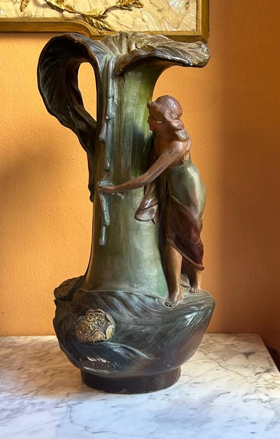 ESCULTURA JARRÓN FUENTE DE AGUA -DERECHA